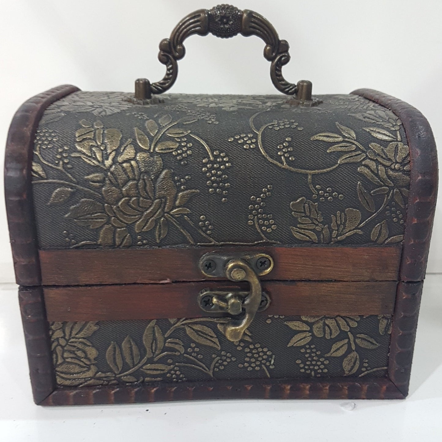 14.5cm Treasure Box Dark Gold Flowers & Berries