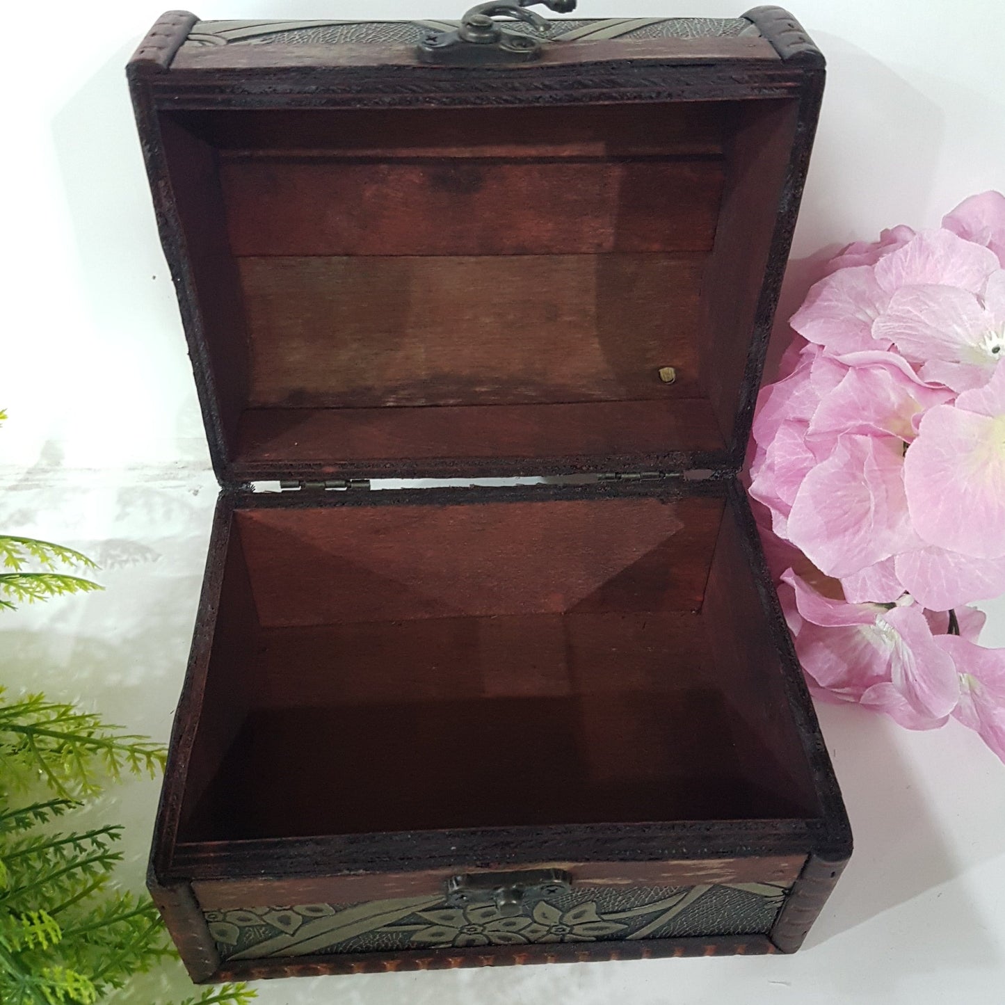 14.5 cm Dark Gold & Black Treasure Box With Flowers & Stripes