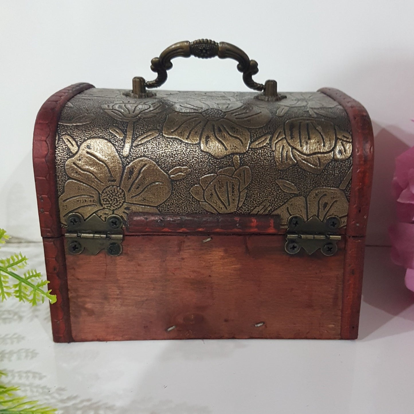 14.5 cm Dark Red Gold Treasure Box With Large Flowers