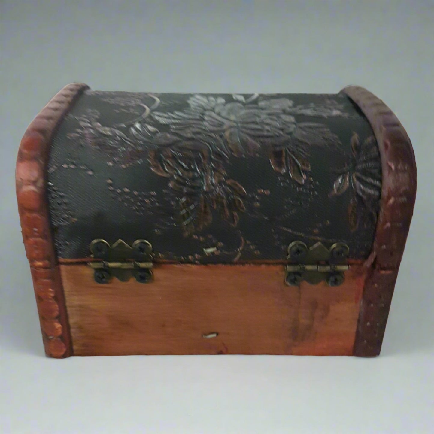 8cm Deep Red & Black Treasure Box With Flowers & Berries.