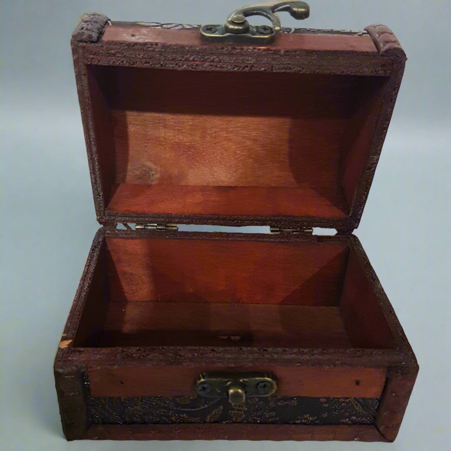 8cm Deep Red & Black Treasure Box With Flowers & Berries.