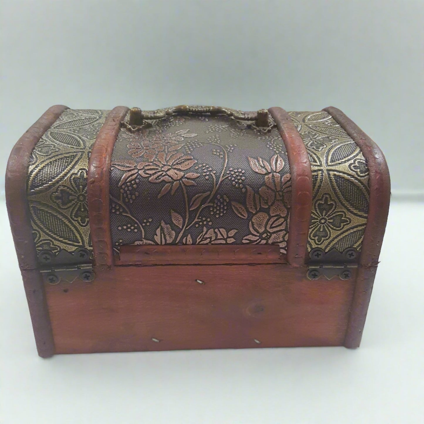 11cm Burgundy Treasure Box With Flowers, Berries & Dark Gold Flower Sides.