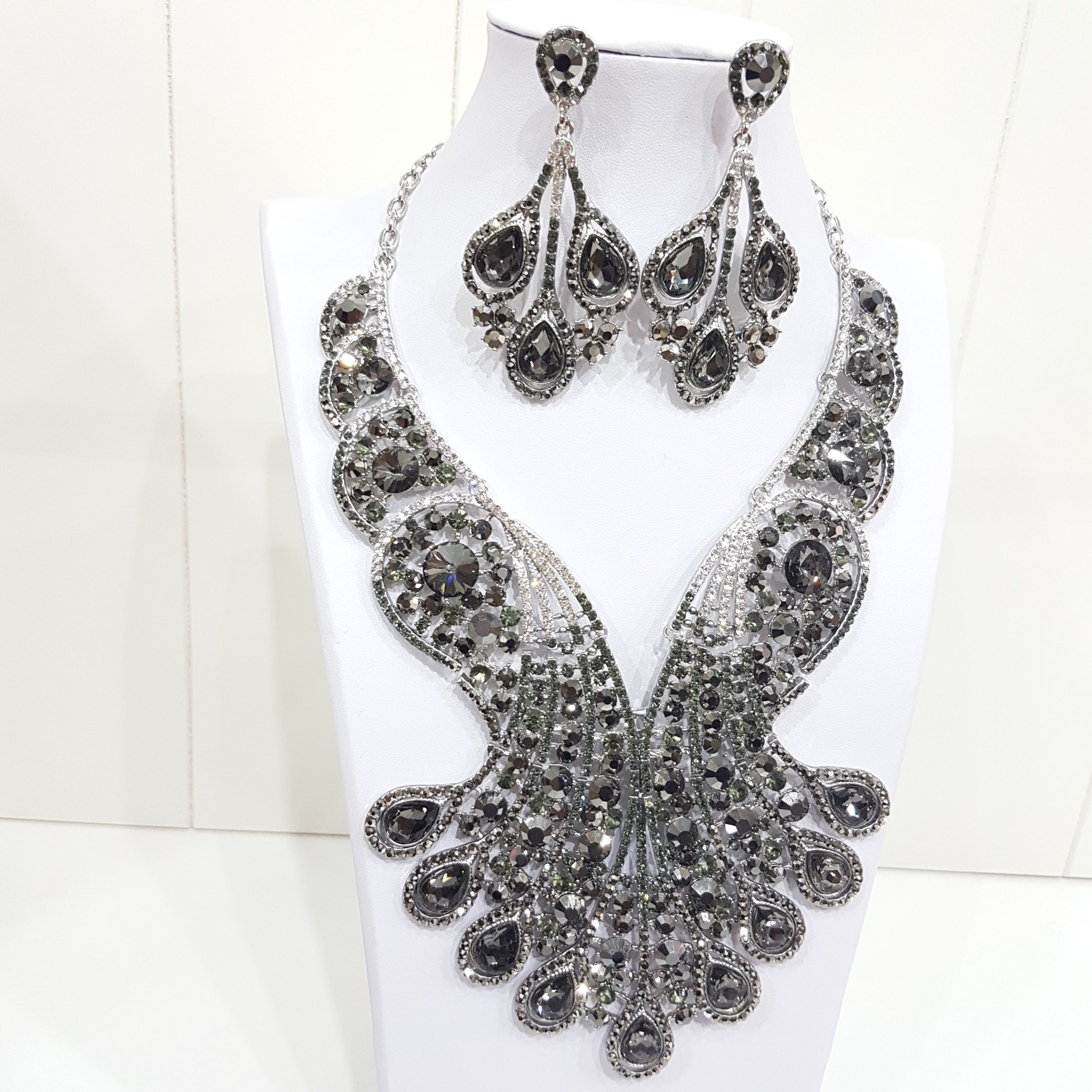 Grey on sale statement necklace