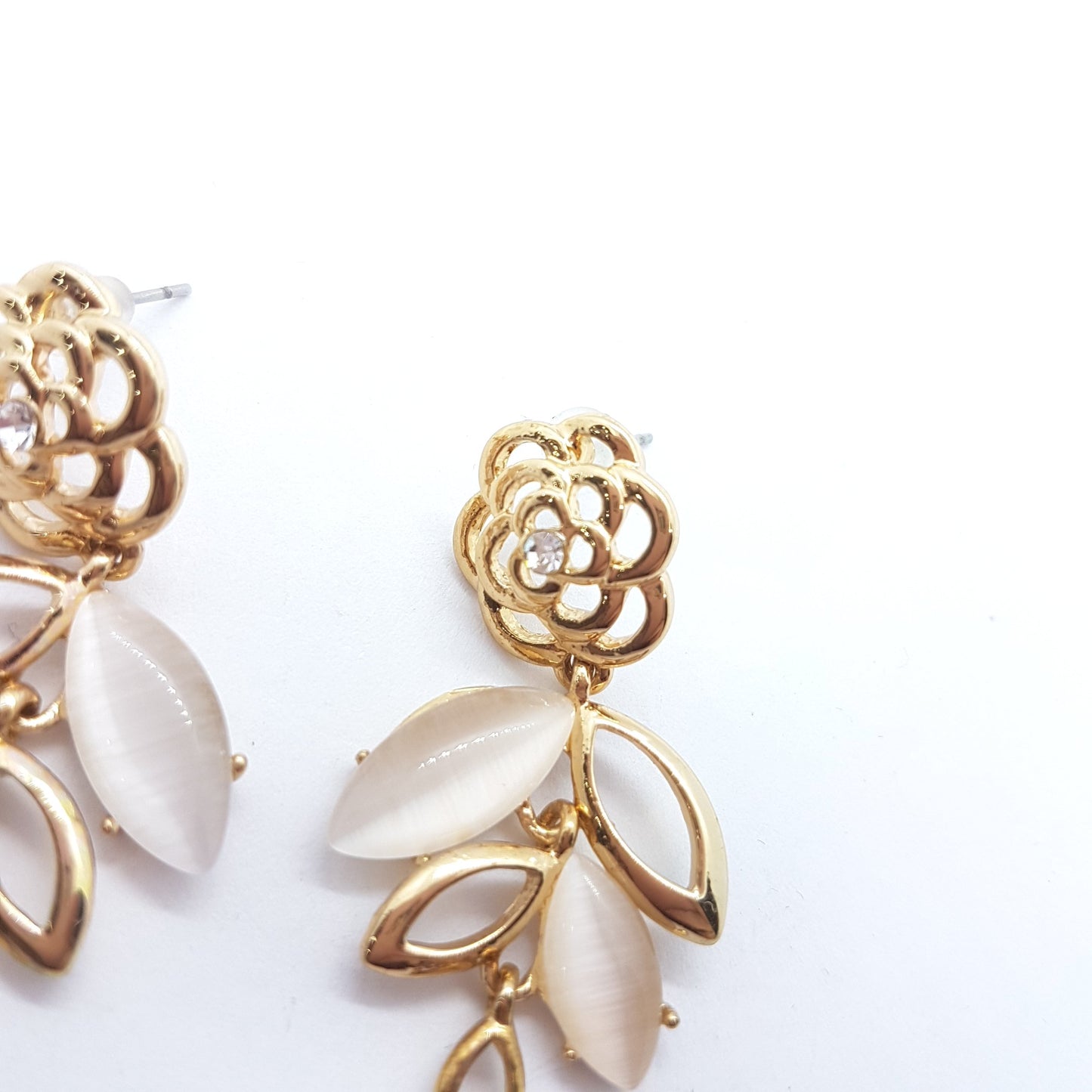 Floral Cats Eye Earrings